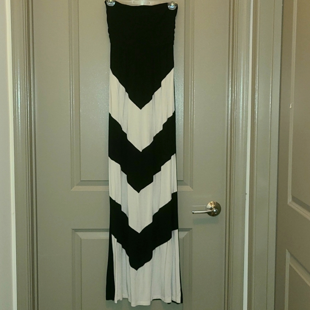 Black and white strapless Sundress